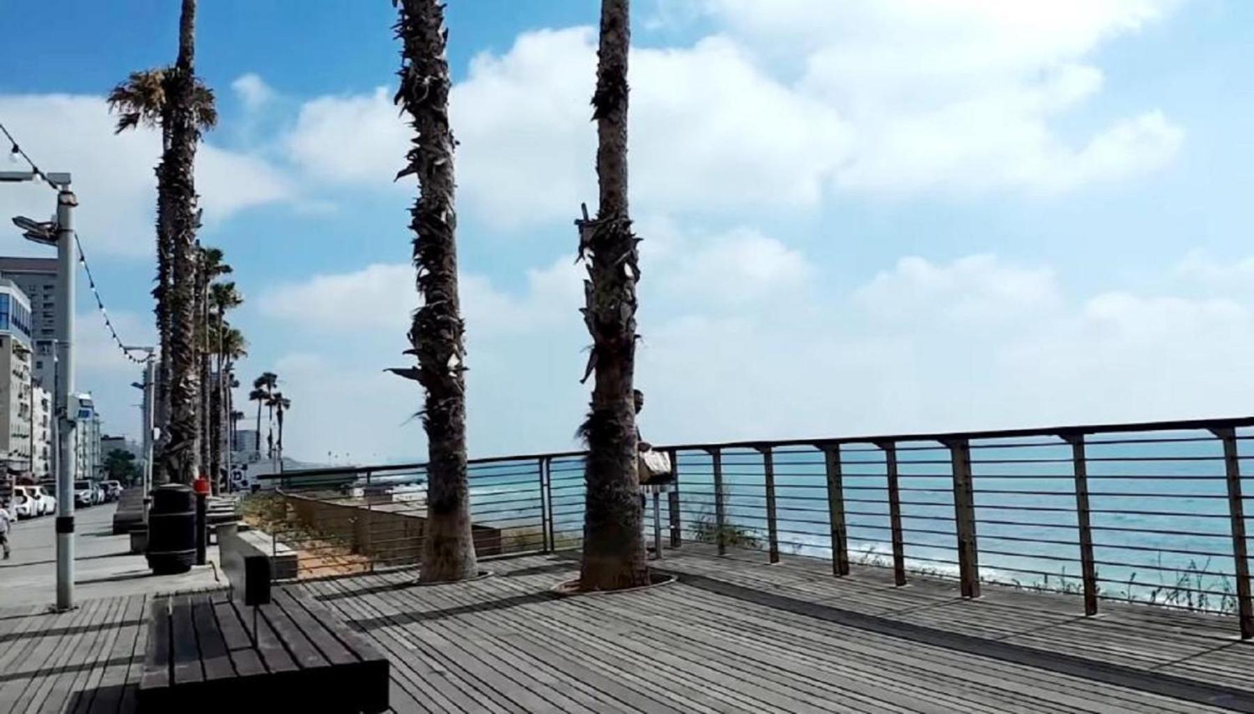 Spat Beach Bat Yam Exterior photo