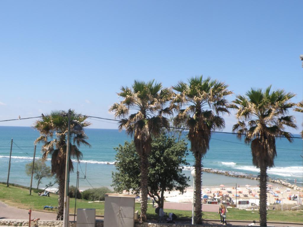 Spat Beach Bat Yam Exterior photo
