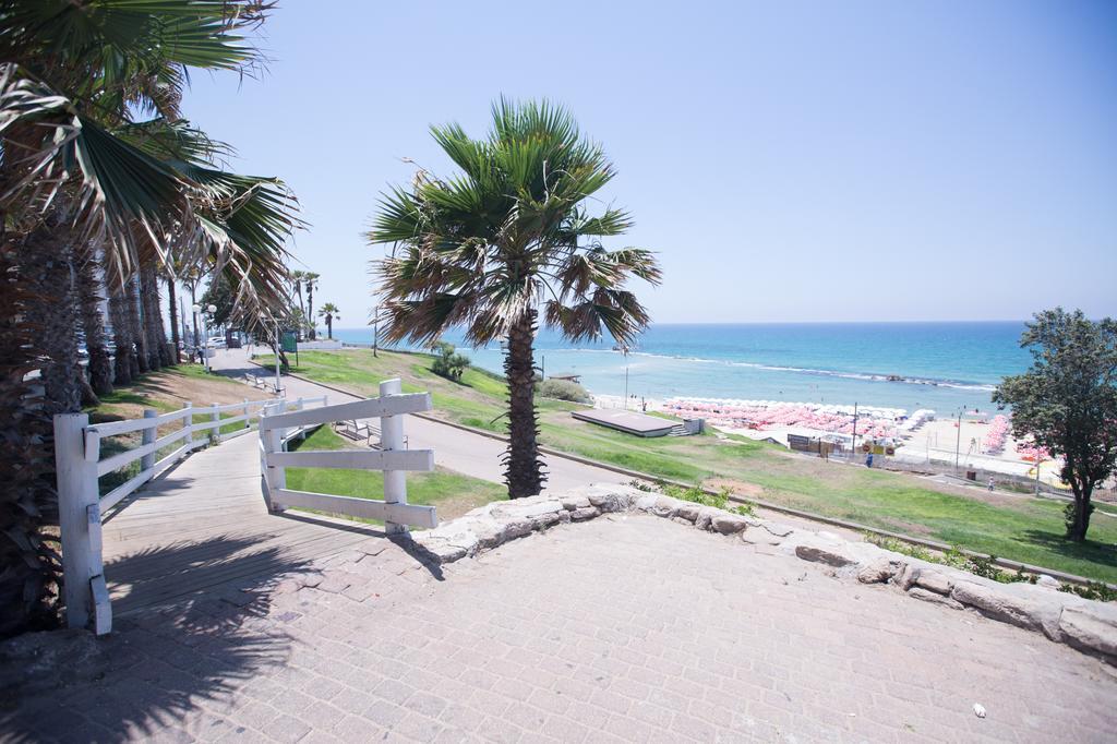 Spat Beach Bat Yam Exterior photo