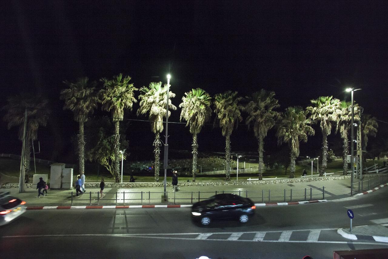 Spat Beach Bat Yam Exterior photo