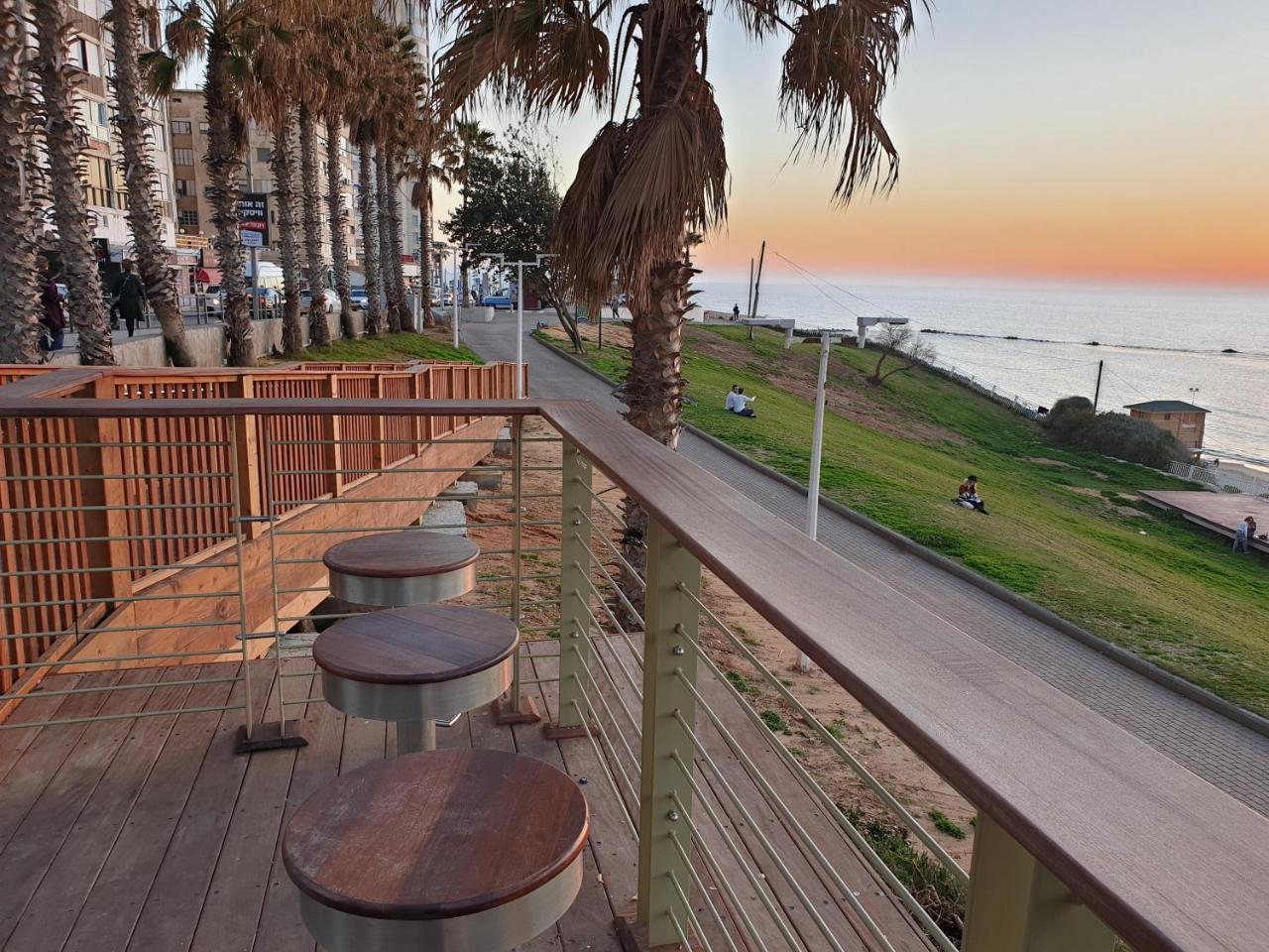 Spat Beach Bat Yam Exterior photo