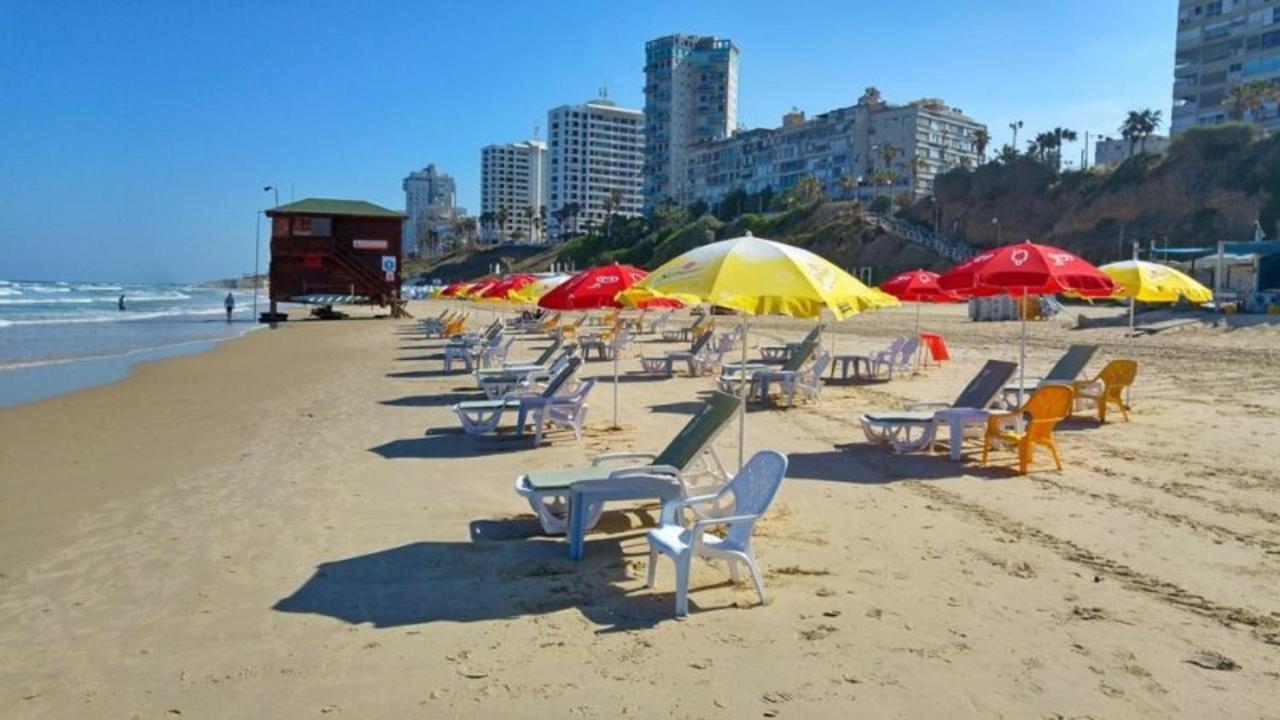 Spat Beach Bat Yam Exterior photo