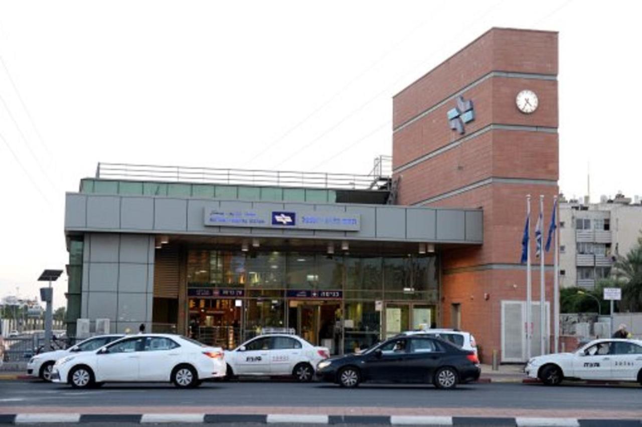 Spat Beach Bat Yam Exterior photo