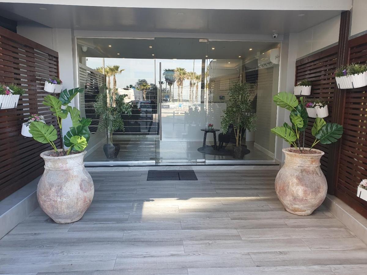 Spat Beach Bat Yam Exterior photo