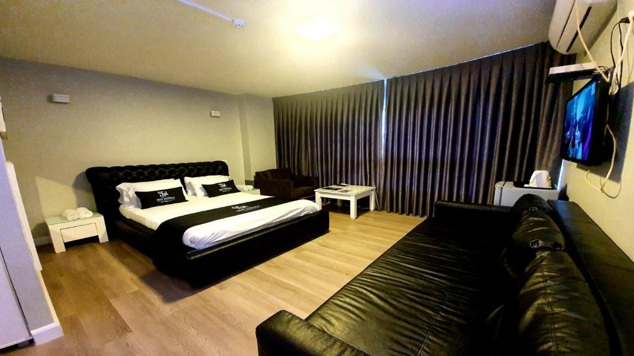 Spat Beach Bat Yam Exterior photo
